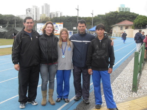 Foto do professor com seus alunos