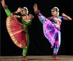 Estilo de dana clssica na ndia conhecido como Bharatanatyam, originrio de Tamil Nadu, um estado no sul da ndia. <br> <br> Palavras-chave: dana, dana indiana, ndia, Bharatanatyam.