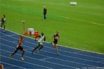 De acordo a Diretriz Curricular de Educao Fsica, sugerem-se alguns contedos especficos como o atletismo a serem abordados a partir dos contedos bsicos.  <br> <br> Palavras-chave: esporte, atletismo, contedo especfico.