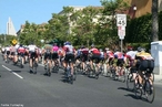 Imagem de vários ciclistas durante uma prova. <br> <br> Palavras-chave: esporte, ciclismo, bicicleta.