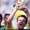 Pas sede em 1994: Estados Unidos<br><br> Campeo: Brasil<br><br> Vice: Itlia<br><br> Terceiro: Sucia<br><br> Quarto: Bulgria<br><br> Bola de Ouro: Romrio (Romrio de Souza Faria) (BRA)<br><br> Chuteira de Ouro: Oleg Salenko (RUS), Hristo Stoichkov (BUL)<br><br> Prmio Yashin para o Melhor Goleiro: Michel PREUDHOMME (BEL)<br><br> Prmio de Melhor Jogador Jovem: Marc Overmars (NED) Prmio Fair Play da Fifa: Brasil<br><br> Prmio FIFA para o time mais divertido: Brasil <br><br> Palavras-chave: esporte, futebol, Copa do Mundo, Brasil, 1994.