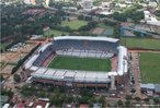 Loftus Versfeld Stadium é um estádio na África do Sul com capacidade para 51.762 torcedores pertencente ao time de rugby do Blue Bulls que será sede da Copa do Mundo de 2010. Localiza-se na cidade de Pretória. <br><br> Palavras-chave: esporte, futebol, estádio, Loftus Versfeld, Pretória, África do Sul, Copa do Mundo.