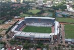 Loftus Versfeld Stadium  um estdio na frica do Sul com capacidade para 51.762 torcedores pertencente ao time de rugby do Blue Bulls que ser sede da Copa do Mundo de 2010. Localiza-se na cidade de Pretria. <br><br> Palavras-chave: esporte, futebol, estdio, Loftus Versfeld, Pretria, frica do Sul, Copa do Mundo.